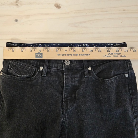 Levi's Women's 525 Perfect Waist Straight Leg Black Jeans 28 x 28 Black Tab - Picture 11 of 16